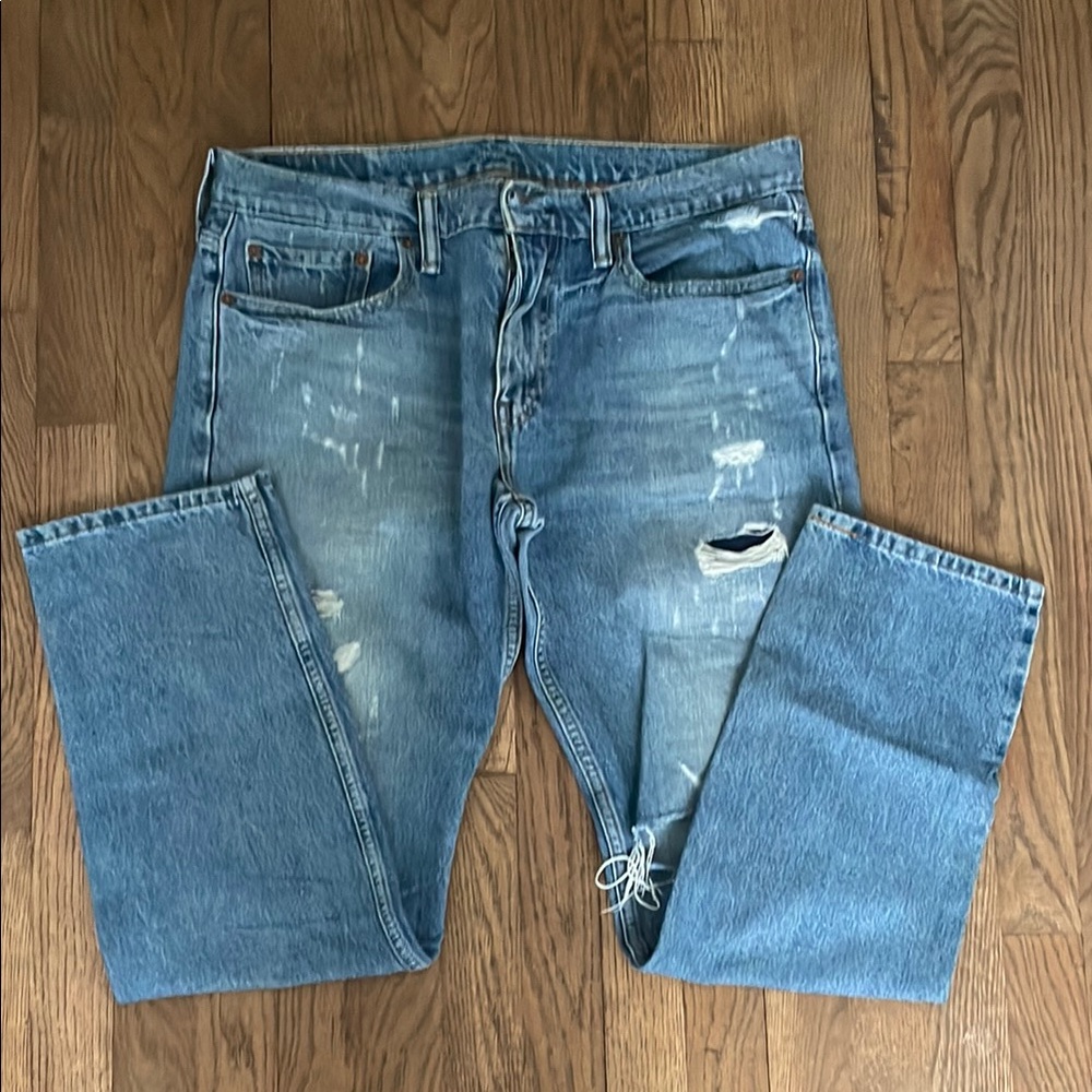 Levis 502 Men's Blue Distressed Jeans Size 33 x 32